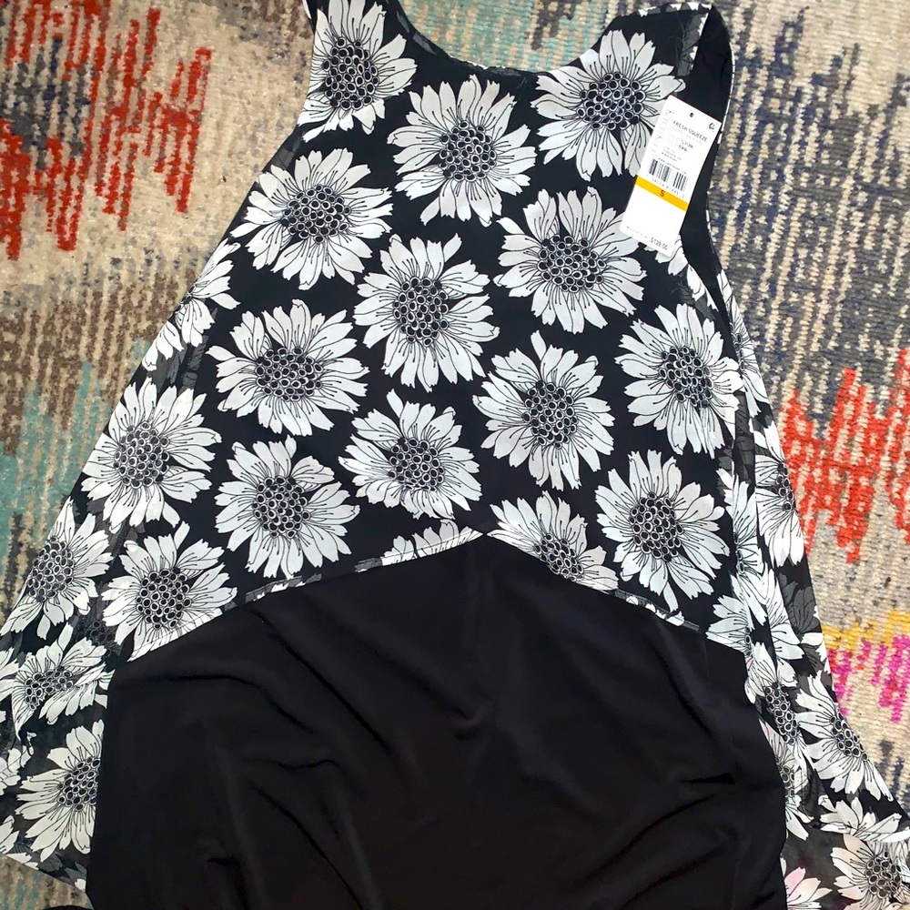 Karen Kane NWT hi/low daisy sleeveless dress